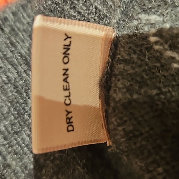 Philosophy  Cashmere Sweater size S. - Picture 5 of 5